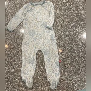 Magnetic Me Onesie Size 6-9 months